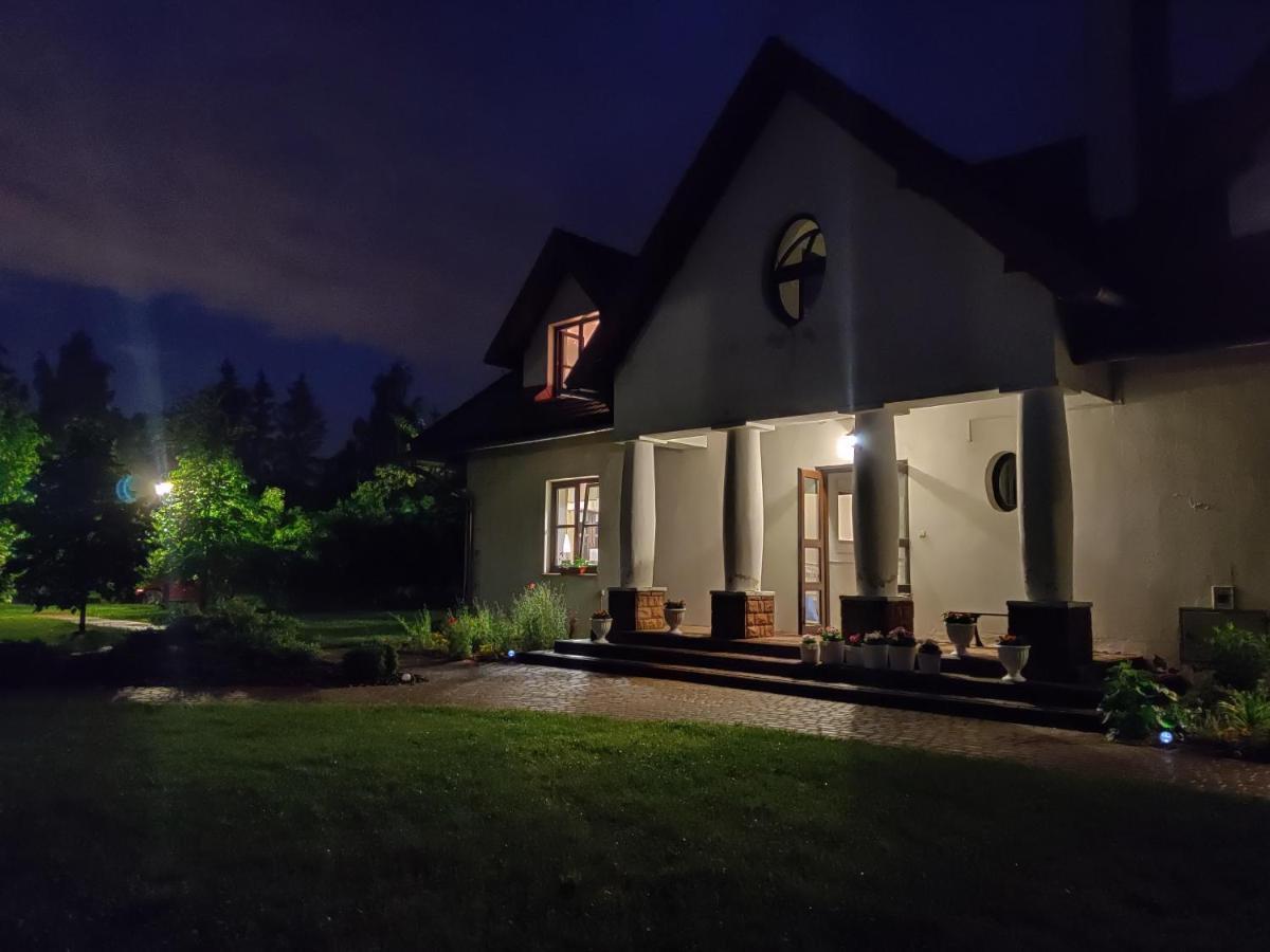 Vila Dom Nasutow Niemce Exteriér fotografie